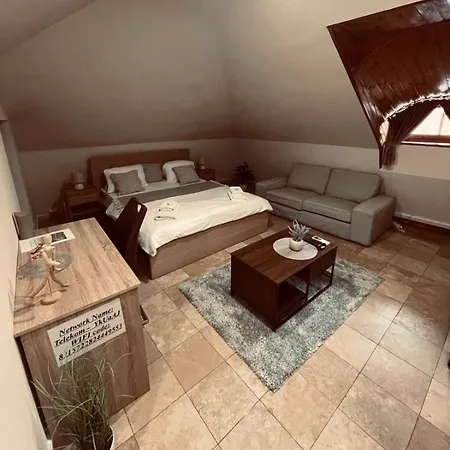 Downtown With Shared Kitchen *