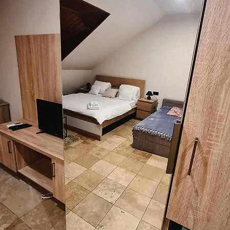 Aparthotel Downtown With Shared Kitchen 3*