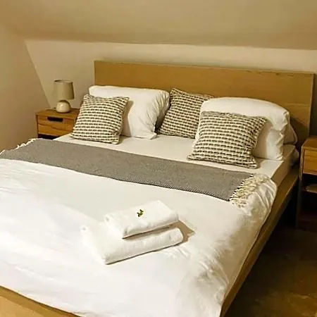 Aparthotel Downtown With Shared Kitchen