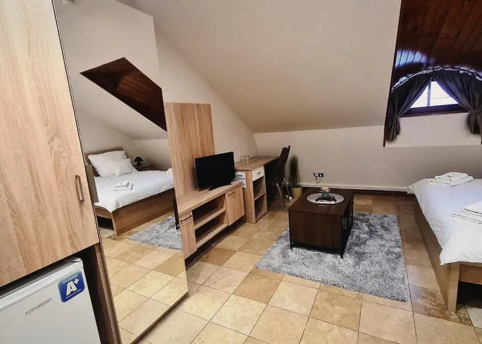 Downtown With Shared Kitchen Apartmanhotel